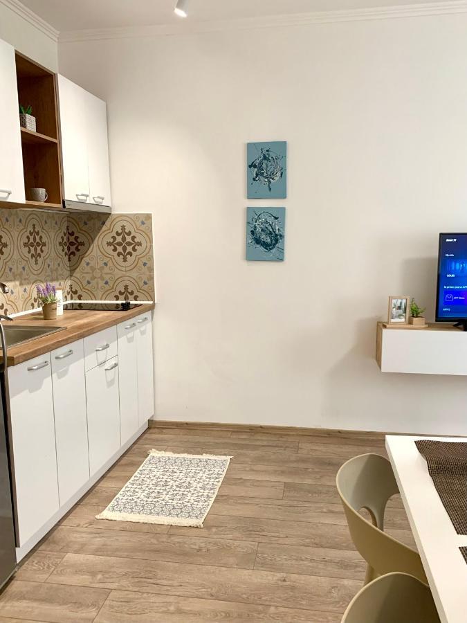 Sol Lux Studio Apartments 2Nd Floor Durres Luaran gambar